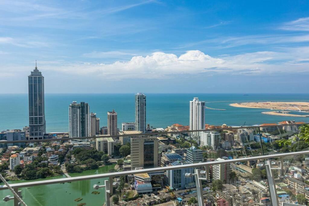 Altair Luxury Colombo By Miracle Apartment Exterior photo